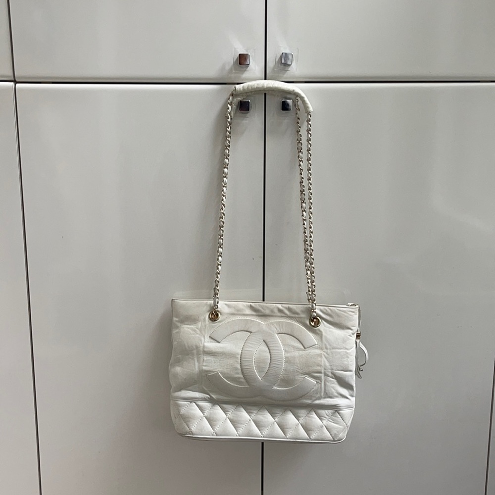 VINTAGE CHANEL BAG (tote and shoulder back) white.